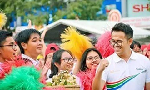 Nam MC SN 1987 từng dẫn Đường Lên Đỉnh Olympia là cựu học sinh trường chuyên top 1, tốt nghiệp Bách khoa, TOEFL 105/120