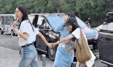 Nhan sắc thật gây sốc của cặp bạn thân showbiz giống nhau 99% từ ngoại hình đến cảnh bị chồng "cắm sừng" và ly dị