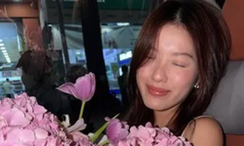 Vbiz có cặp đôi hẹn hò rõ như ban ngày: Bên nhau đón sinh nhật, du lịch tới đâu lộ hint tới đó