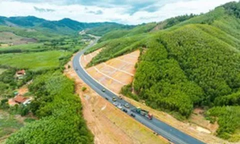 Thông tin mới tại dự án cao tốc nối 'rừng - biển' đầu tiên của Việt Nam, giúp rút ngắn hơn 80km quãng đường di chuyển giữa Khánh Hòa và Đắk Lắk