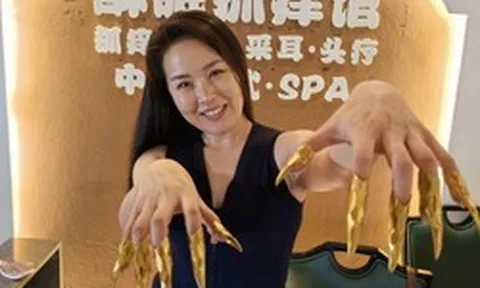 Xuất hiện nghề tay trái không cần bằng cấp, chỉ lặp lại 1 động tác, khách trả gần 1 triệu đồng/giờ