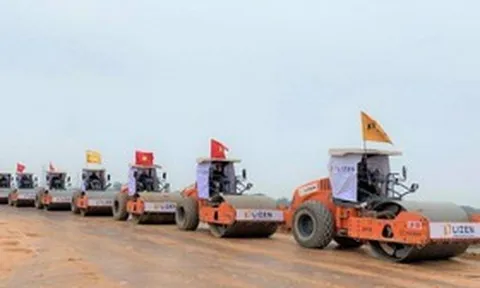 Lizen tăng tốc thi công, áp lực dòng tiền và vay nợ vẫn chưa hạ nhiệt
