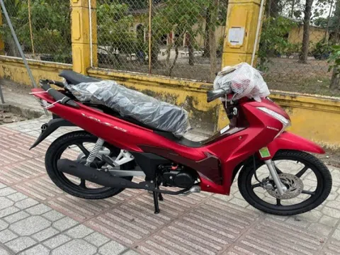 Honda Wave 125i có gì mà giá đắt gấp đôi Honda Future FI?