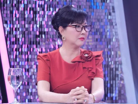 Ác nữ màn ảnh Việt nói thẳng: "Tôi phải đi vay nợ"