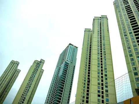 Gặp khó về tài chính, nhiều gia đình trẻ rao bán căn hộ
