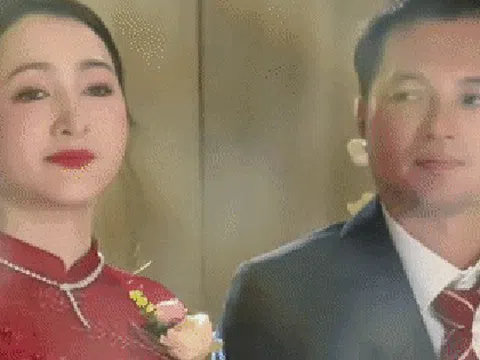 Mẹ cô dâu Hậu Giang gây sốt mạng xã hội, U40 đẹp quý phái như minh tinh trong đám cưới bạc tỷ