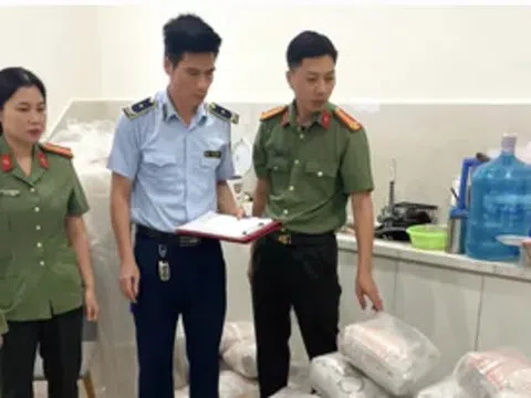 Triệt phá cơ sở sản xuất, kinh doanh thức ăn cho thú cưng nghi giả mạo nhãn hiệu