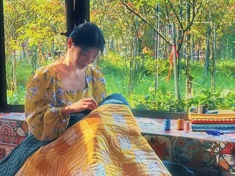 Từ phòng kho tới thương hiệu nổi tiếng, người phụ nữ Hà Nội tạo hàng trăm sản phẩm: Không phải ai cũng được sở hữu