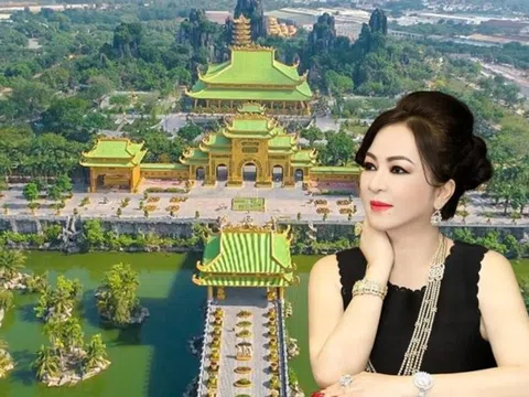 Cầm giấy khen đến Khu du lịch Đại Nam của bà Nguyễn Phương Hằng nhận ‘bom tấn’