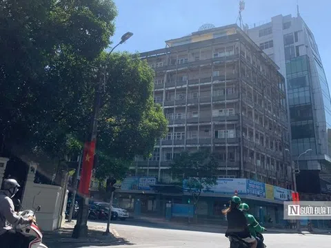 Loạt chung cư cũ chằng chịt dây điện, bịt kín lối thoát ở Tp.HCM sắp "lột xác"
