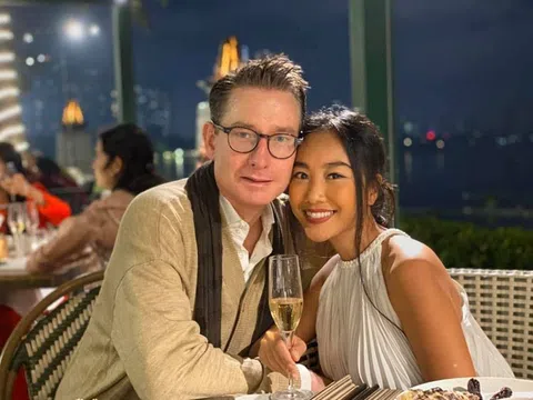 Nữ ca sĩ Việt hủy hôn vào phút chót, giờ lấy chồng Tây, được chồng đối xử ra sao?
