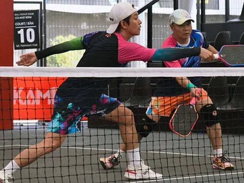 NSND Tự Long lên sân pickleball tuyên bố cực sốc về Tuấn Hưng: Có "thánh dỗi" gánh team không lo tắm sớm nhưng cái kết cực đắng