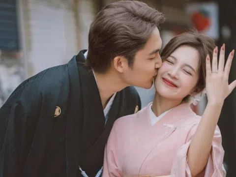 Diễn viên Đình Tú cầu hôn hot girl VFC sau thời gian dài hẹn hò bí mật