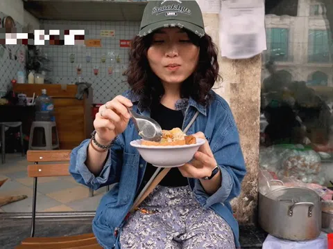 Khách Trung Quốc thử 1 món xôi Việt Nam, ngay miếng đầu đã thốt lên: "Hương vị bùng nổ… chỉ ở đây mới có"