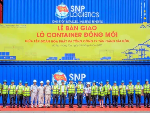 Tỷ phú Trần Đình Long lần đầu tiên bán vỏ container cho công ty thuộc Quân chủng Hải quân – Bộ Quốc phòng