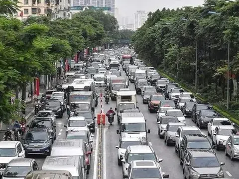 Điều chỉnh thời gian phân làn xe trên đường Phạm Văn Đồng
