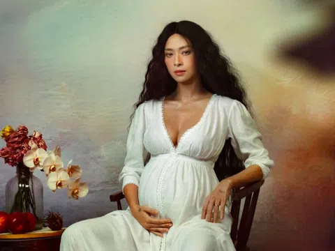 Mẹ bầu Ngô Thanh Vân tung bộ ảnh để đời, gọi thiên thần nhỏ trong bụng là "cột mốc tự hào"