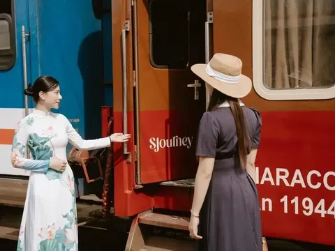 Bán hơn 200 triệu đồng/vé, chuyến tàu của Việt Nam vẫn khiến du khách say mê săn đón: Bên trong có gì?