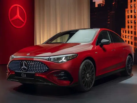Đời mới của Mercedes-Benz CLA từng bán tại Việt Nam đắt hàng như 'tôm tươi', khách muốn mua phải chờ năm sau mới có xe