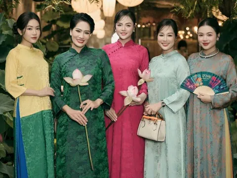 Dàn sao Việt hội tụ giữa vườn thơ của Cao Minh Tiến, xao xuyến với show thời trang trong vườn sen đẹp mộng mị