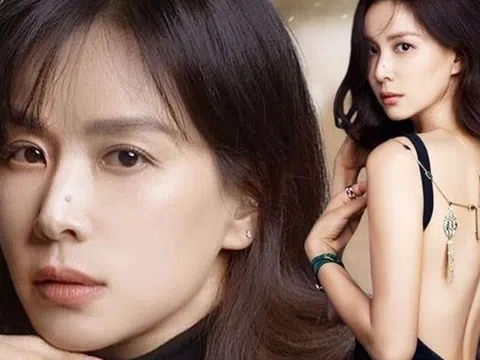 Vợ tài tử Jang Dong Gun xuất hiện với mặt mộc buổi sáng, hành động bất ngờ sau đó khiến nhiều người hiểu ra vì sao U60 cô vẫn trẻ đẹp