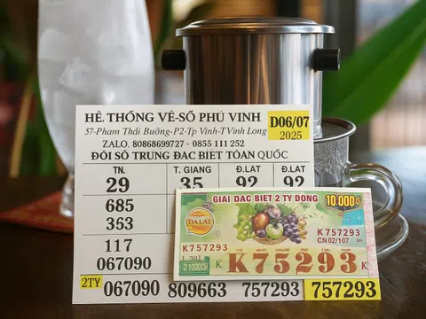 Đổi 1 cốc cafe, người phụ nữ nhận món quà bất ngờ, chồng ước giá như đổi hẳn 5 cốc