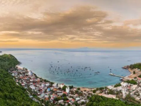 Nếu bạn mệt mỏi nơi thành phố ồn ào, hãy về với làng chài giữa biển Gia Lai