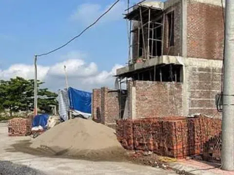 Giá vật liệu xây dựng tăng cao ngất, người dân, doanh nghiệp lo 'méo mặt'