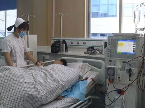 Một triệu người chết vì bệnh thận mỗi năm! Bác sĩ: Uống nước "cầm hơi" còn tốt hơn ăn nhiều 3 thứ này mùa hè