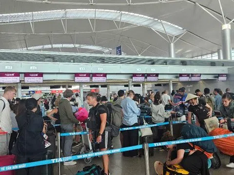 Mua tour trọn gói đi Úc, khách méo mặt vì chuyến bay bị delay… 2 ngày!