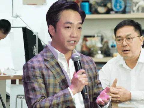 Bí mật của loạt sếp lớn đi livestream bán hàng: Chuyên gia “bóc” cặn kẽ