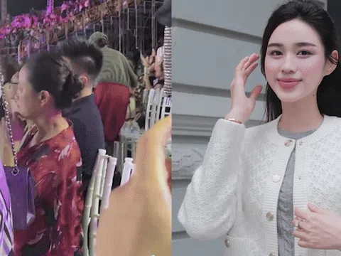 Bắt gặp bạn trai thiếu gia Hoa hậu Đỗ Hà hộ tống mẹ vợ tương lai, có 1 hành động nhằm né sự chú ý