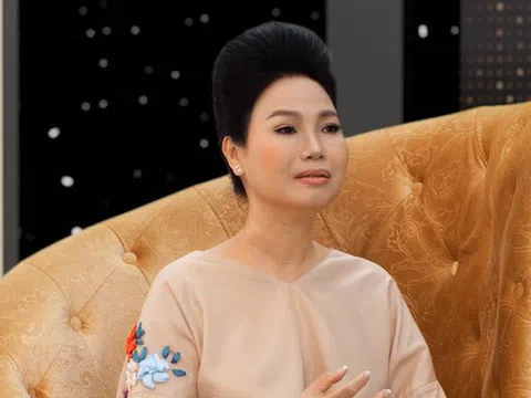 Nữ ca sĩ bị đồn tai biến qua đời: "Tôi cầm 5 triệu về nhà mà run rẩy"