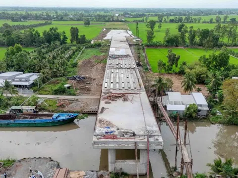 Thủ tướng giao khẩn trương gỡ khó cho các dự án trọng điểm miền Tây