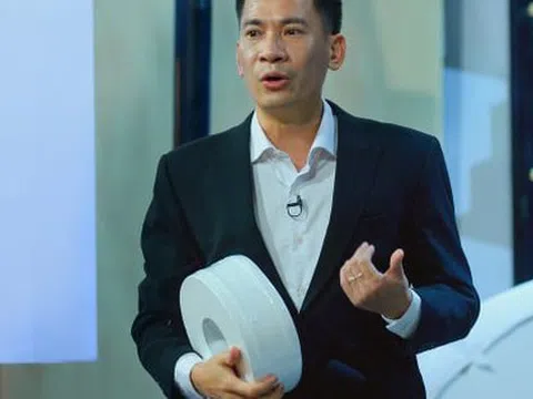 CEO Thế Giới Giấy muốn tặng 2 container giấy loại 2 cho bà con vùng lũ Nghệ An: "Loại giấy này không đẹp mắt nhưng 100% giá trị như hàng loại 1, nhà tôi và nhân viên vẫn dùng"