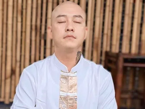 Ca sĩ Tuấn Hưng xuống tóc quy y