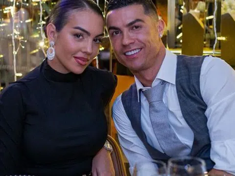 Bí ẩn hợp đồng hôn nhân của Ronaldo và bạn gái sexy, nàng WAG được chu cấp tiền tỷ một tháng nếu chia tay