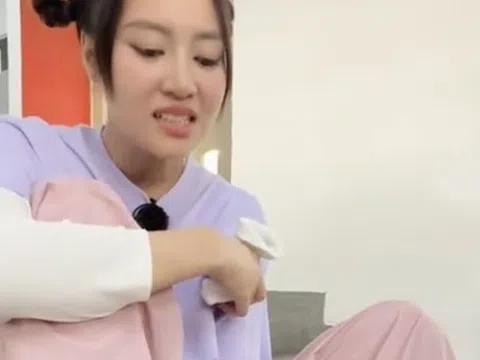 Lộ clip Lan Ngọc tại Running Man sau chấn thương phải ngồi xe lăn, tình trạng hiện tại đáng lo ngại