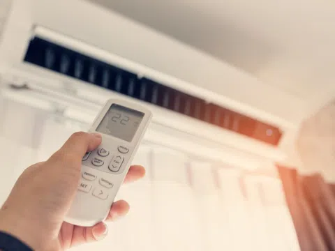 Trời nóng 40 độ, dùng điều hòa thế nào để vừa mát vừa không cháy ví tốn tiền?