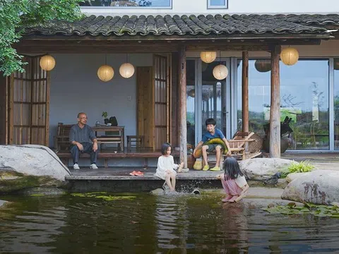 Thế chấp nhà ở thành phố, vợ chồng mang 47 tỷ đồng về quê xây biệt thự 2.000m2: Gia đình 5 người sống không thiết bị công nghệ vẫn khiến nhiều người ghen tị