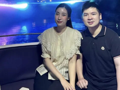 Chủ tịch Hà Nội FC tung ảnh tình tứ bên Hoa hậu Đỗ Mỹ Linh giữa đêm, visual "nàng dâu hào môn" gây sốt!
