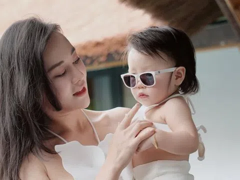 "Phu nhân hào môn" Phương Oanh tung bộ ảnh đồ đôi bên con gái, netizen tấm tắc khen: Con gái giống cha giàu ba họ