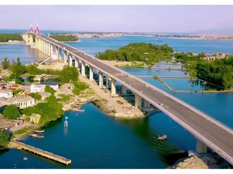 Hơn 1 tuần nữa, cầu vượt biển dài nhất miền Trung sẽ thông xe