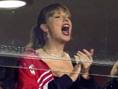 Ảnh: Toàn bộ dòng thời gian hẹn hò lãng mạn của Taylor Swift và Travis Kelce trước màn đính hôn bùng nổ cõi mạng