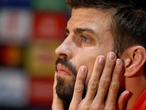 Gerard Pique lại vướng "lùm xùm": Huyền thoại bóng đá sở hữu IQ "cao hơn cả Einstein", bị tố không chung thủy trong tình cảm
