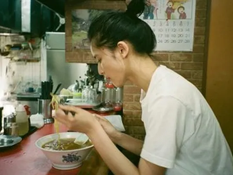 Lương 8 triệu, sống ở Hà Nội, vẫn tiết kiệm được nhờ bí quyết "mắt không thấy, tay không tiêu"