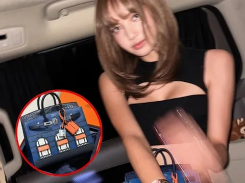 Lisa khiến truyền thông Mỹ dậy sóng vì chiếc túi Hermès 8 tỷ