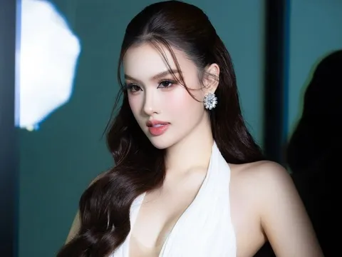 Á hậu SN 2003 tự xin đi thi Hoa hậu Trái Đất 2025: Sở hữu IELTS 7.0, đạt nhiều thành tích từ khi học cấp 3