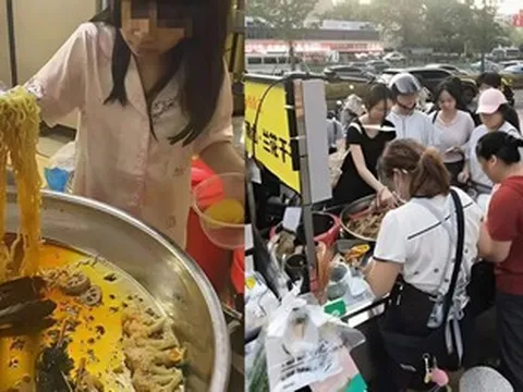 Hành động vô tư của bé gái khiến quán ăn của bố mẹ đắt khách bất ngờ