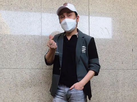 Nam nghệ sĩ vừa lên chức bố ở tuổi 53: Vợ siêu giàu, ở biệt thự 200 tỷ đồng, có 3 con riêng